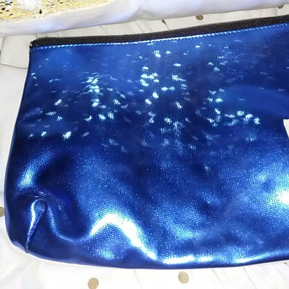 EXPRESS Clutch - Picture 7 of 8